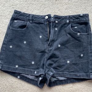 PacSun Daisy Mom Short